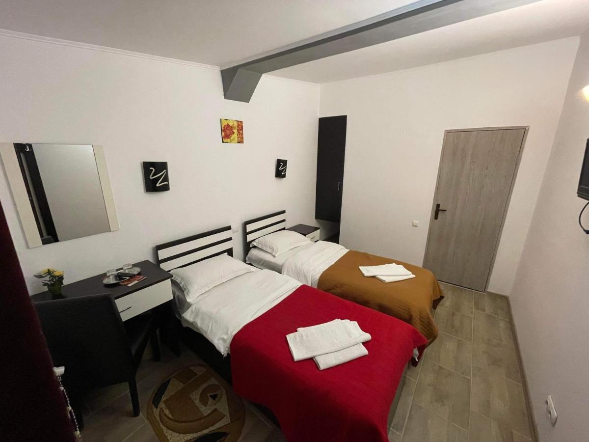 Casa Floraly Hotel Brasov Exterior photo